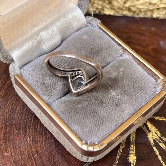 Vintage Cocktail Ring with Cubic Zirconia size 7 3/4 in sterling silver - Picture 7 of 10